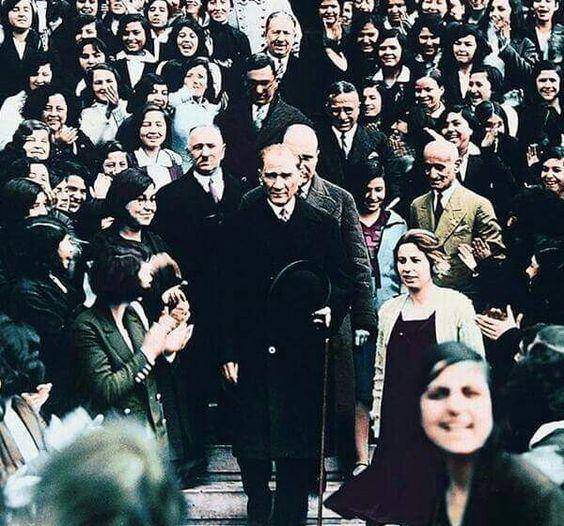 28 Ekim'de 'Efendiler yarın Cumhuriyet'i ilân edeceğiz' dedi... Bugün 29 Ekim! Cumhuriyet'imizin 97'nci yılı kutlu olsun!3