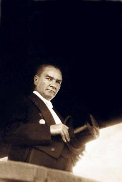 29 Ekim Cumhuriyet Bayramımız kutlu olsun! İşte Cumhuriyetimizin kurucusu Gazi Mustafa Kemal ATATÜRK'ün fotoğrafları...2