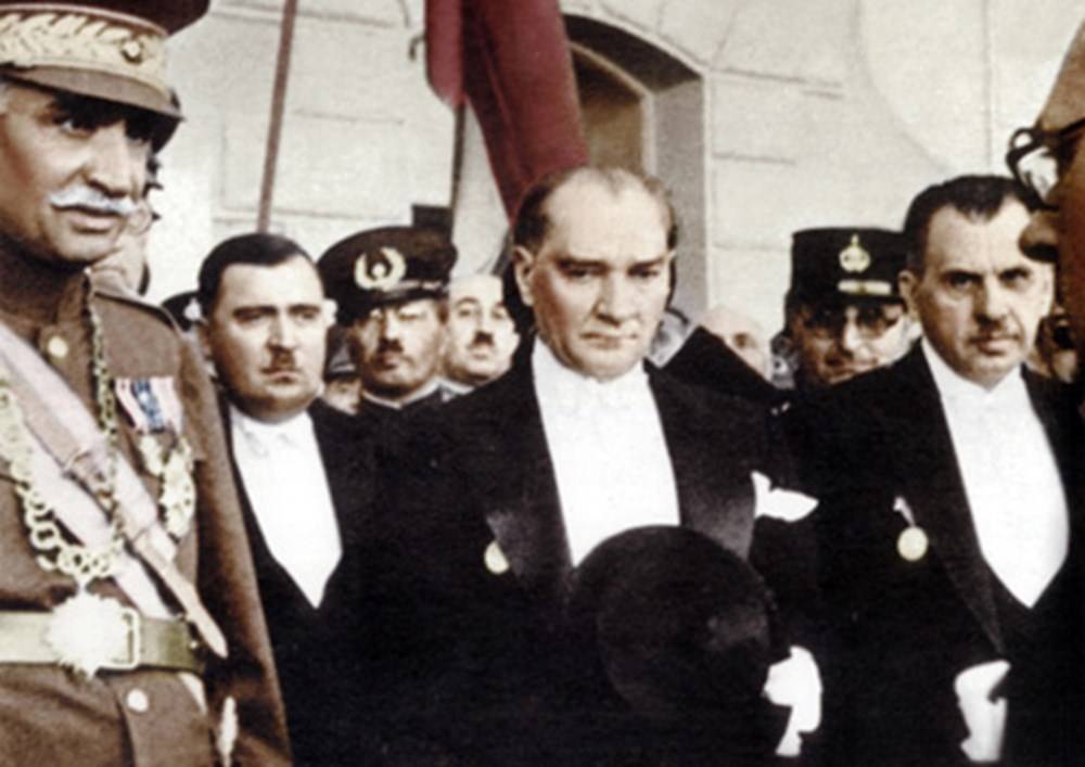 Atatürk'ün renklendirilmiş fotoğrafları2