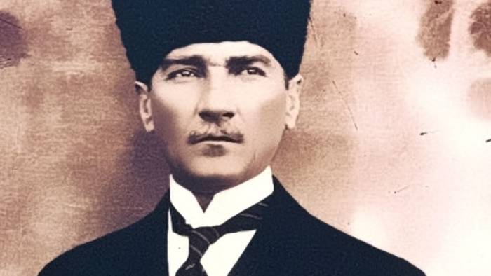Ulu Önder'imiz Atatürk'ün portreleri