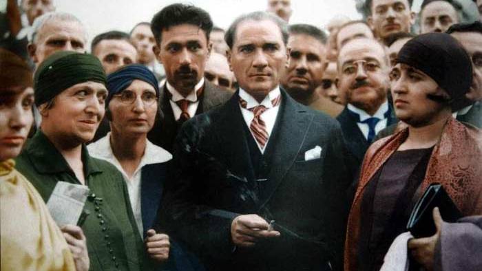 Mustafa Kemal'in renklendirilmiş fotoğrafları