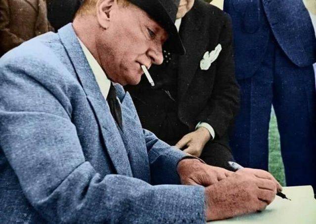 Ulu Önder'in renklendirilmiş fotoğrafları1