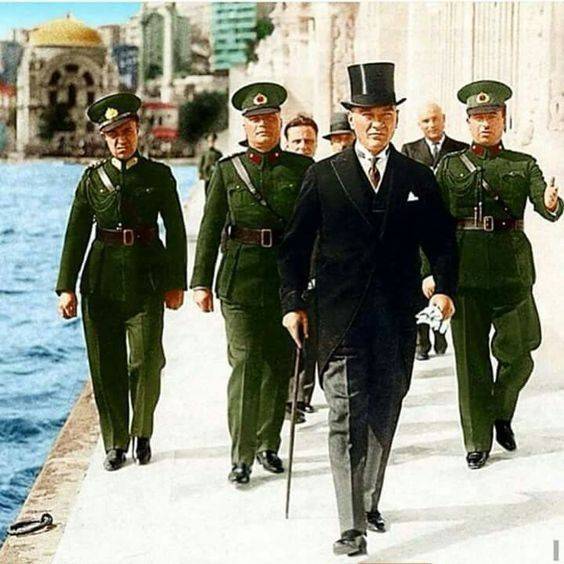 Ulu Önder'in renklendirilmiş fotoğrafları3