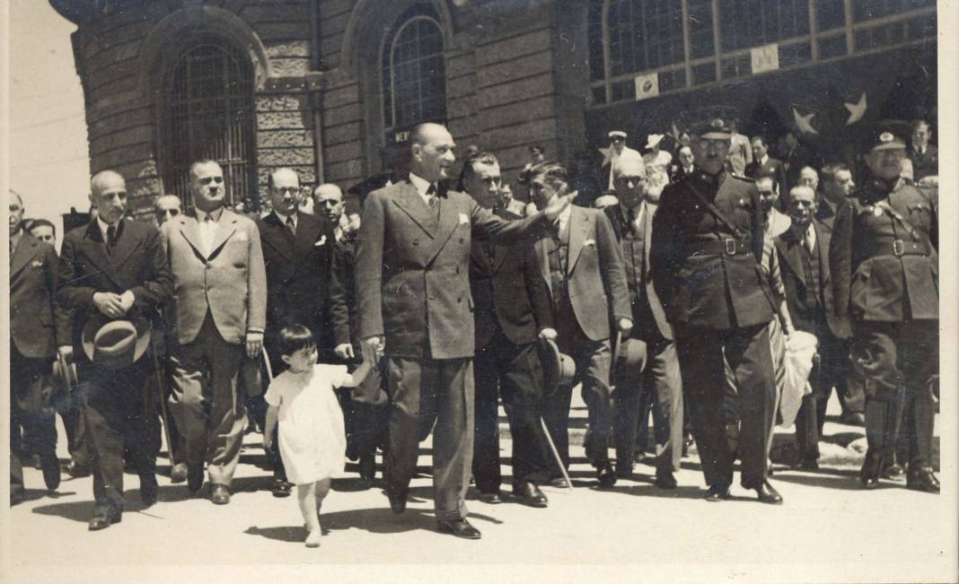 Atatürk ve çocuklar...2