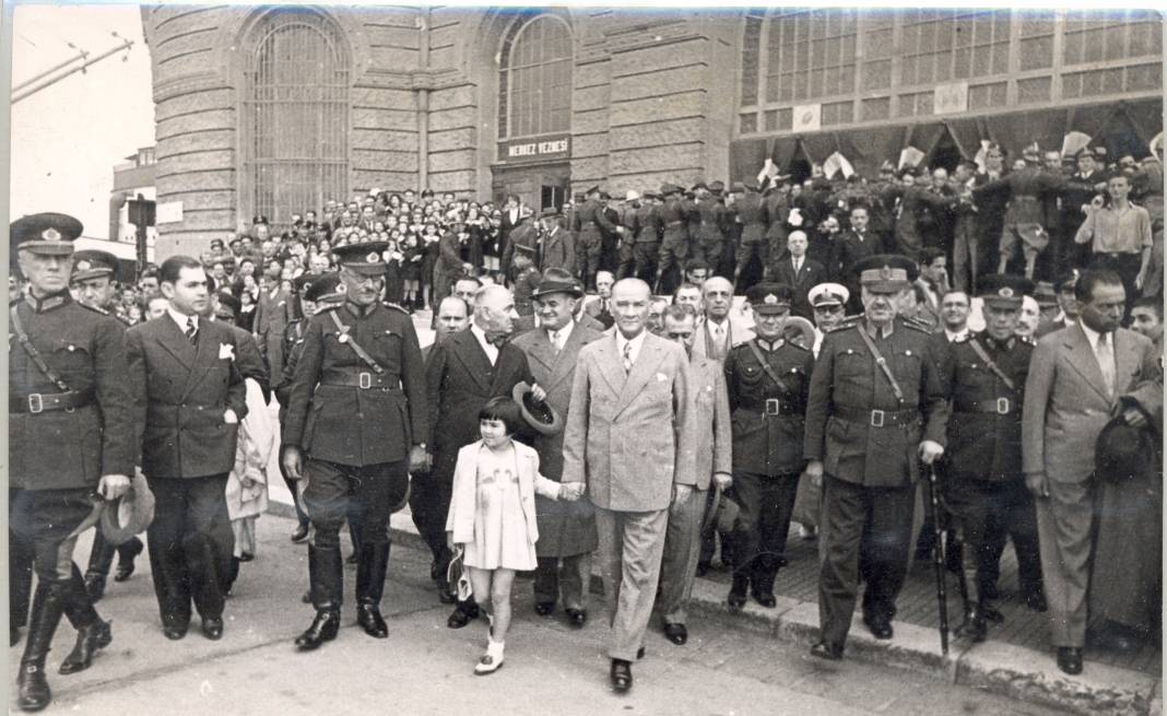 Atatürk ve çocuklar...6