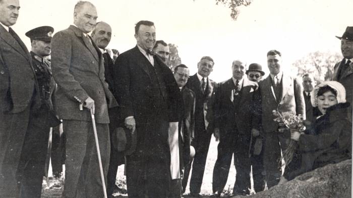 Atatürk ve çocuklar...