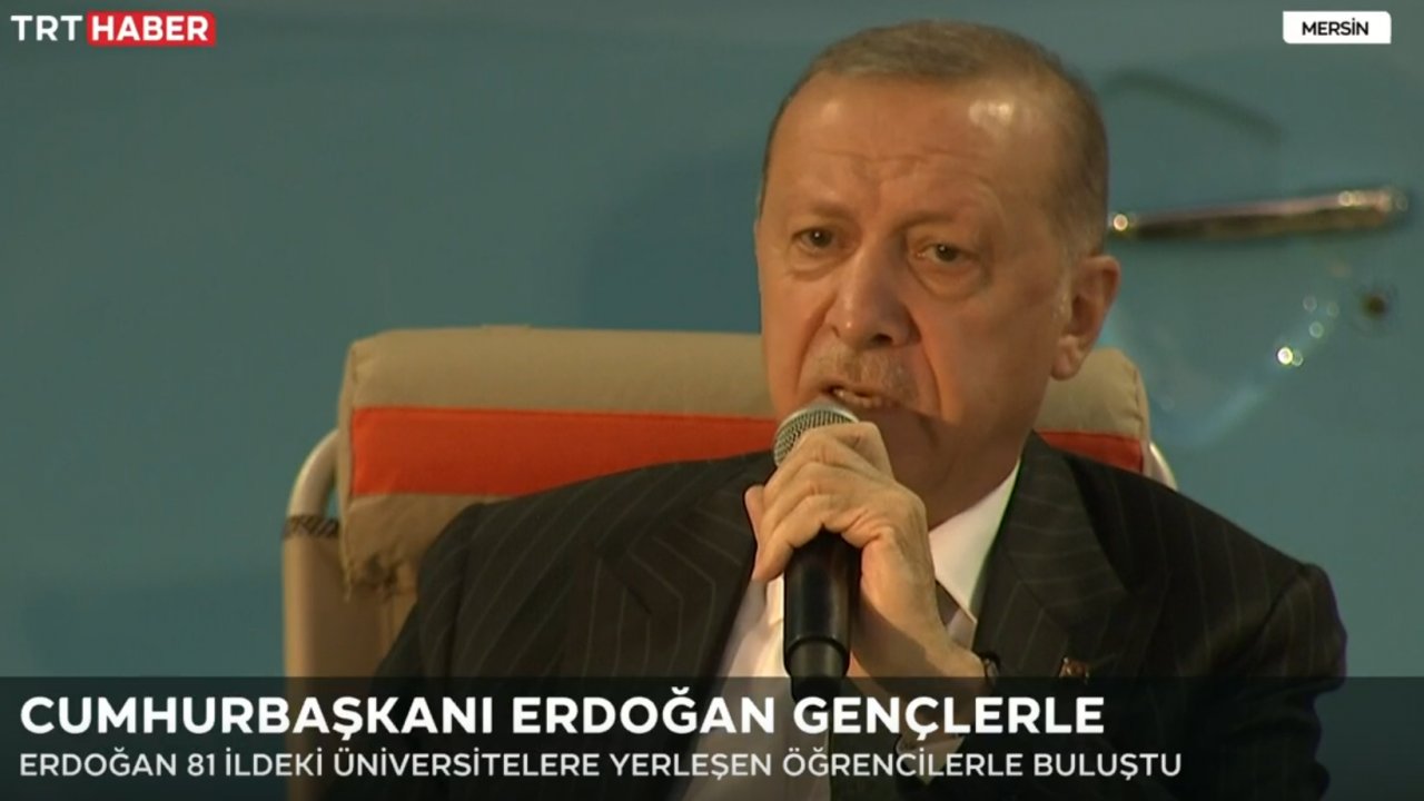 Erdoğan, Cem Yılmaz'ı mı ima etti? Şovmenlerin yönlendirmesine izin vermeyin
