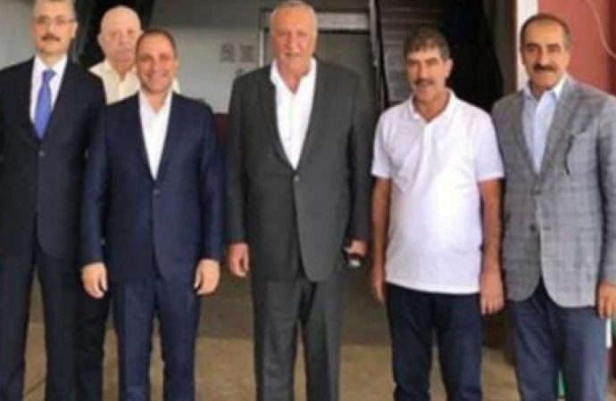 Susurluk’ta dikkat çeken buluşma: Faili meçhul cinayetlerden yargılanmışlardı