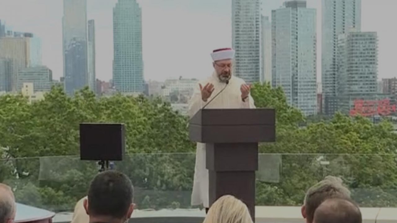 Diyanet İşleri Başkanı Erbaş, New York'ta Türkevi’nin açılışında dua etti