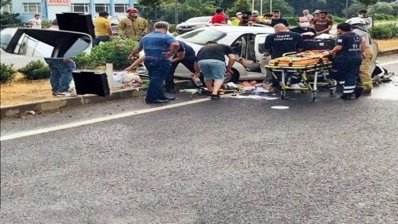 Otomobil ile iş makinesi birbirine girdi: 1 ölü