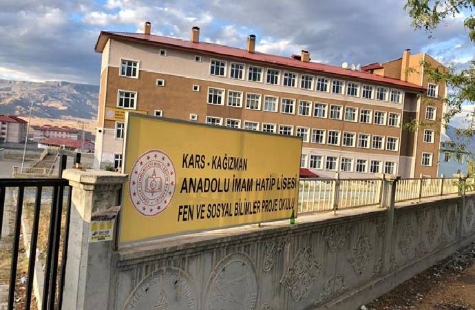 Kars’ta bir imam hatip lisesi kapatıldı