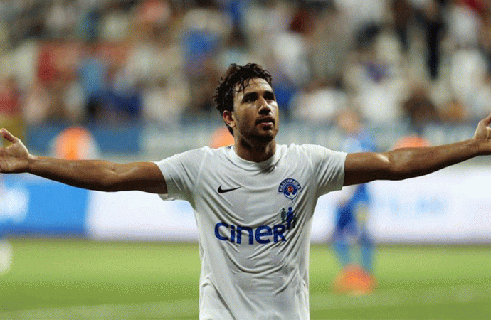Kasımpaşa'nın Mısırlı oyuncusu Trezeguet Aston Aston Villa’da