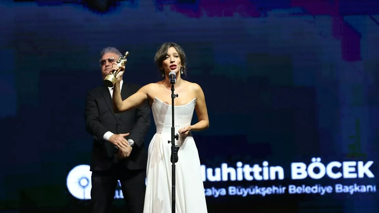 Kübra Par: Altın Portakal Tamer Karadağlı'nın densizliğinin gölgesinde kaldı