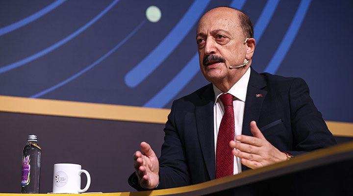 Çalışma Bakanı: Gençler, 'Türkiye'den kaçmak istiyorlar' diye bakmamak lazım, dünyayı tanımak istiyorlar