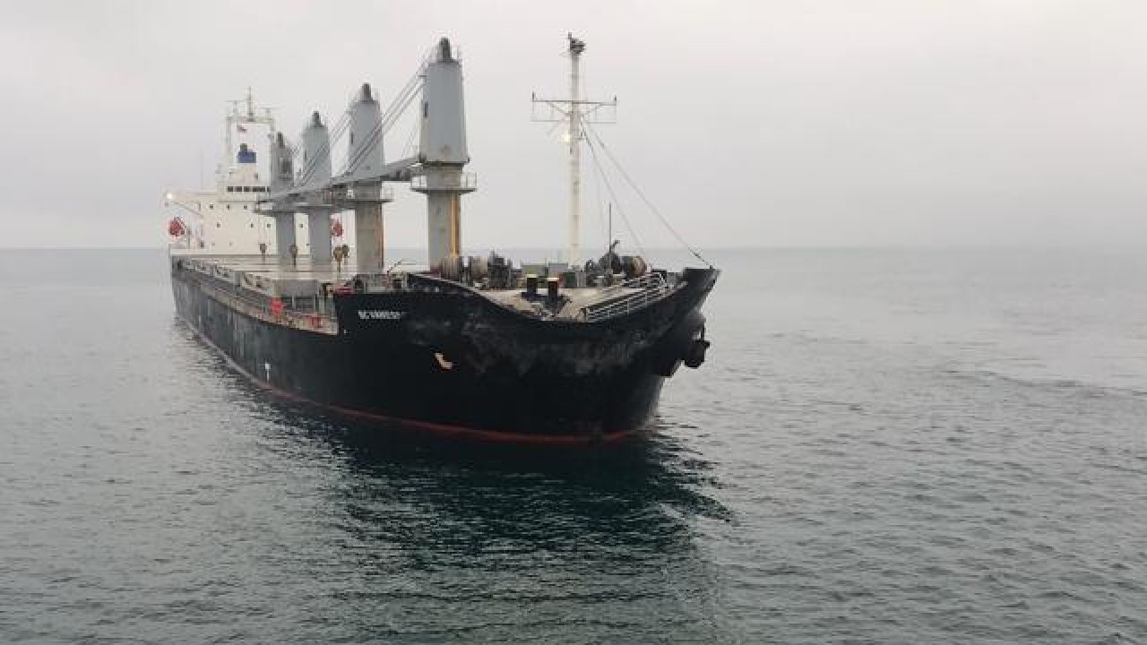 Marmara Denizi açıklarında yabancı bayraklı iki gemi çarpıştı