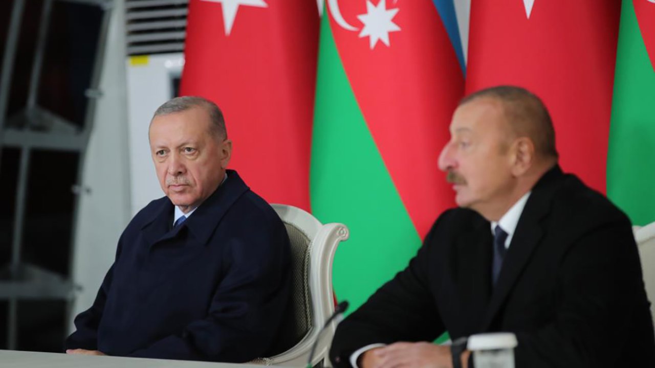 Cumhurbaşkanı Erdoğan Azerbaycan'da Aliyev ile ortak basın toplantısı düzenledi