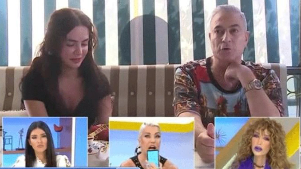 Deniz Akkaya'dan Ece Ronay'a sert tepki: Terörist tiplisin