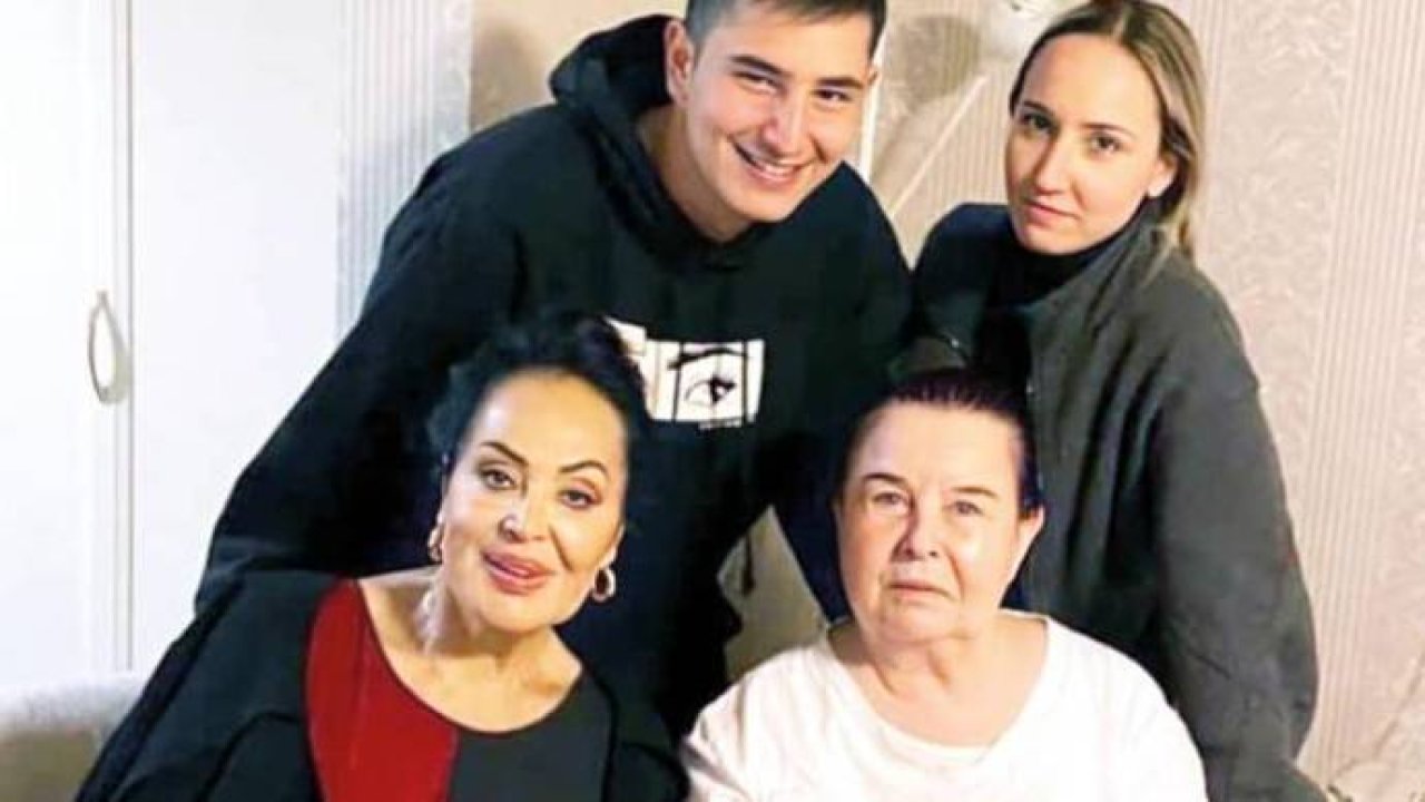 İki usta sanatçı Türkan Şoray ve Fatma Girik buluştu