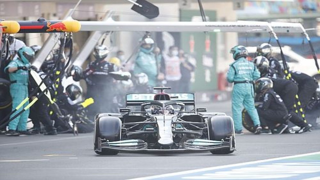 Lewis Hamilton: Bu yıl kanatlarımız kırıldı