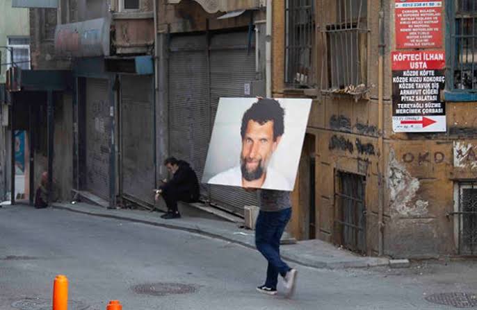 Ateş Alpar, Kavala portresiyle İstanbul’u dolaştı