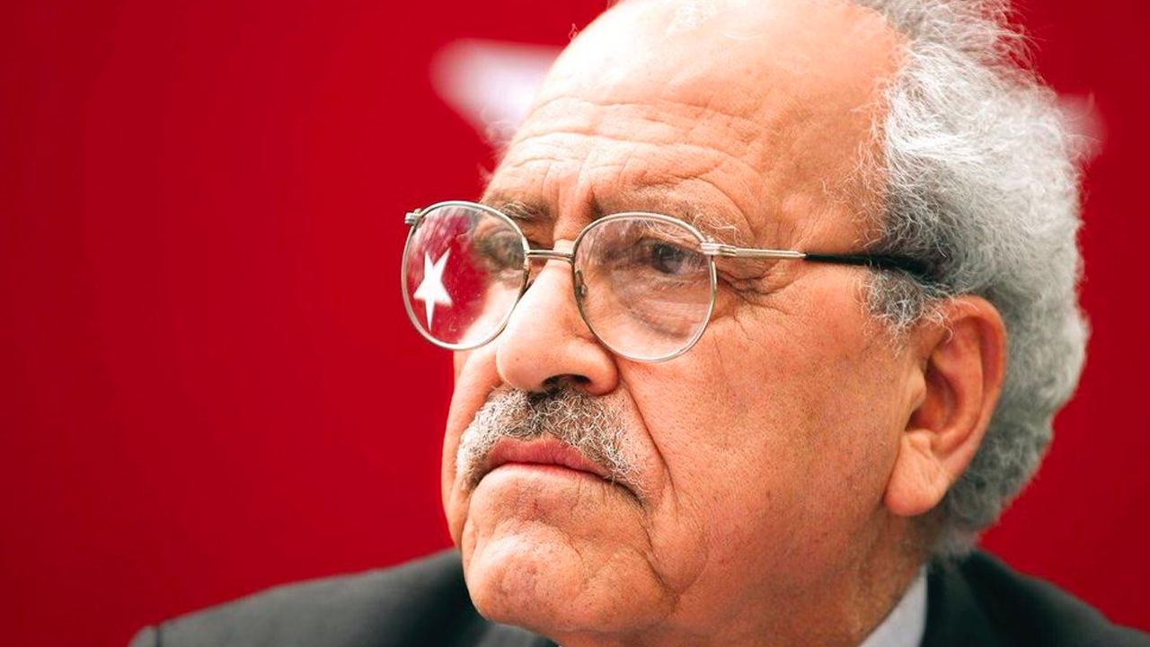 Şair Sezai Karakoç hayatını kaybetti