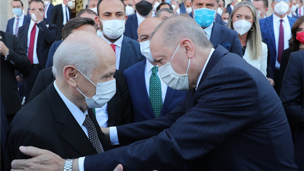 Kulis bilgisi: AK Parti, Bahçeli’nin açıklamaları sonrası 50+1 konusunda geri adım attı
