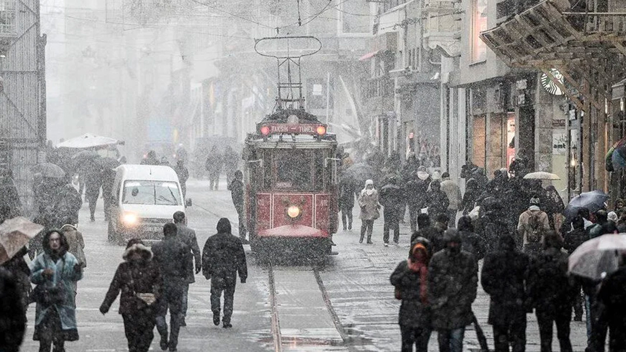İstanbul'a kar geliyor! Valilik tarih verdi