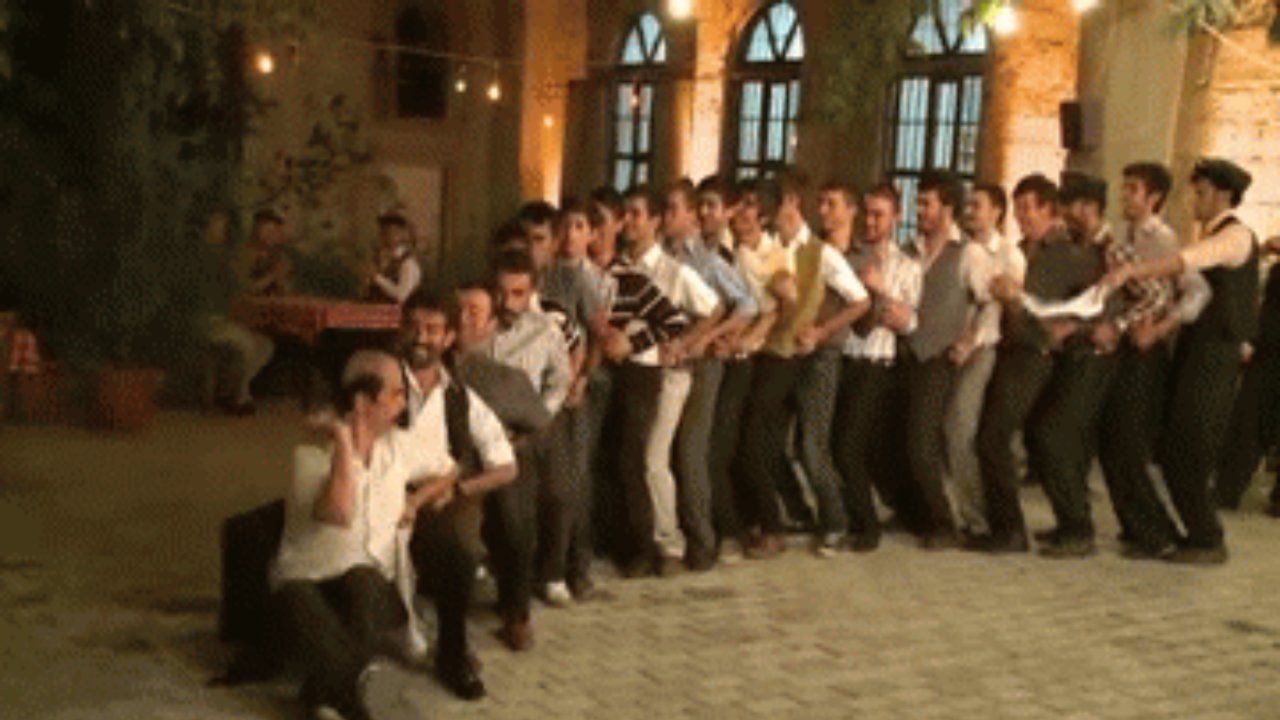 'Halay başı olma' kavgası kanlı bitti: 1'i ağır 3 yaralı