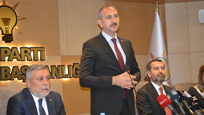 Adalet Bakanı Gül'den CHP'ye 'yeni anayasa' çağrısı: Bu çağrıya evet deyin Türkiye'yi özgürlükçü ve daha sivil