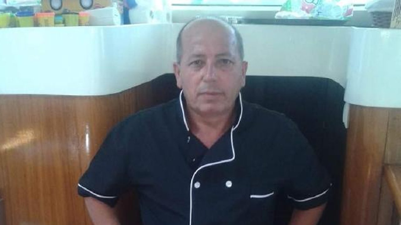 Çatıdan düşen 3 çocuk babası Ahmet Zeybek yaşamını yitirdi