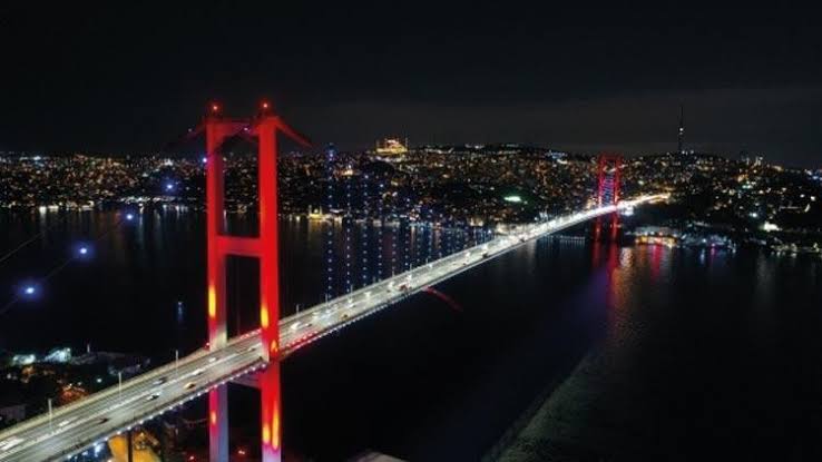 Boğaz köprülerinde artık çift yönlü ücret alınacak. Tek yön 8,25 TL