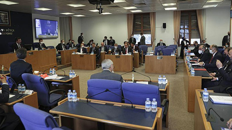 Kur korumalı mevduat hesaplarını TBMM’de anlatan Bakan Yardımcısı Zaman: Dua edin tutsun