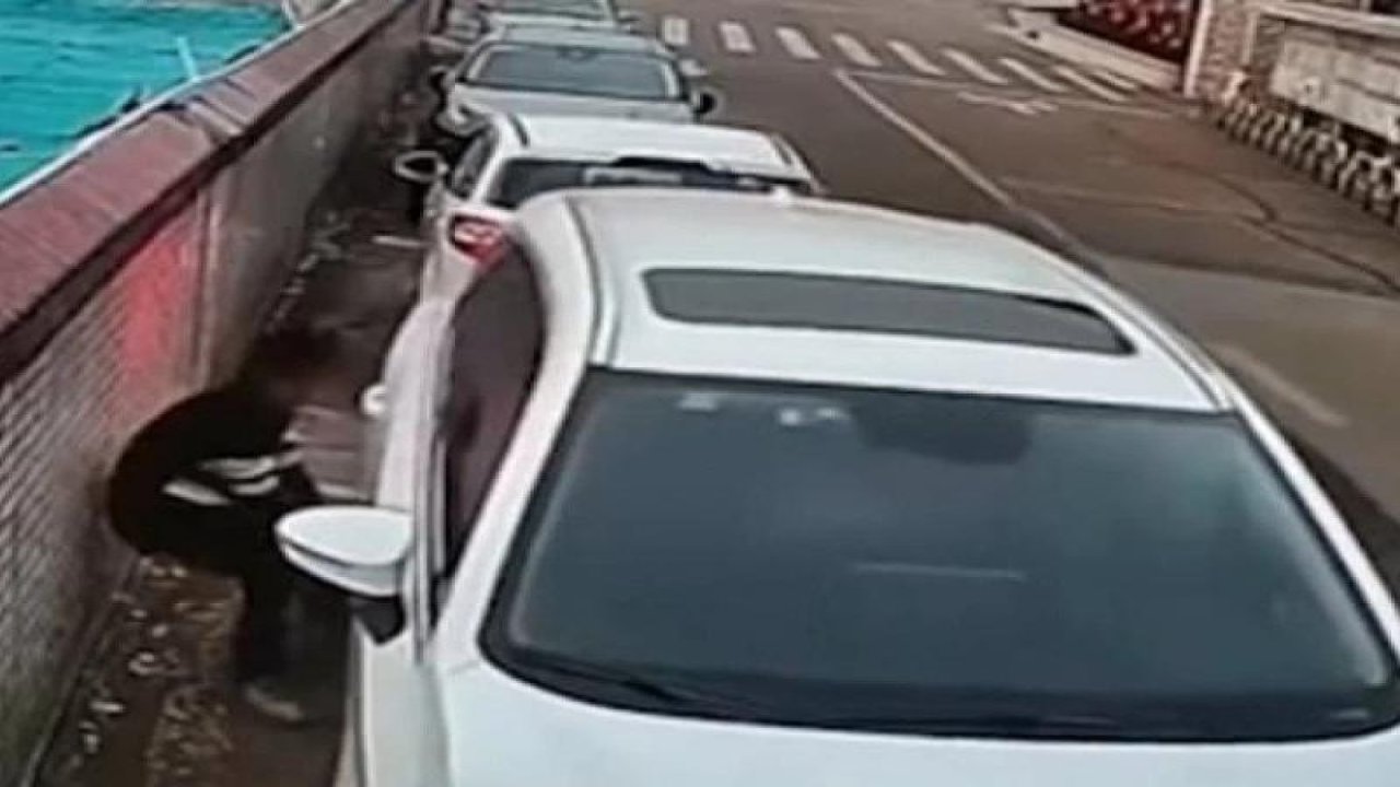 Acemi şoförün park etme çabası gündem oldu