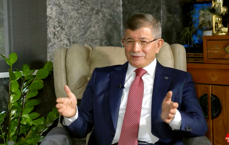 Ahmet Davutoğlu: Başbakan olunca gördüm ki, bir yüzükle çıkılan yolculuk artık hesabı mümkün olmayan servetler