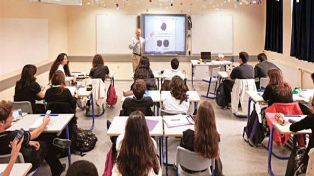 MEB, okullar tarafından salgın tedbirlerine uyularak yapılacak sosyal etkinliklere izin verecek
