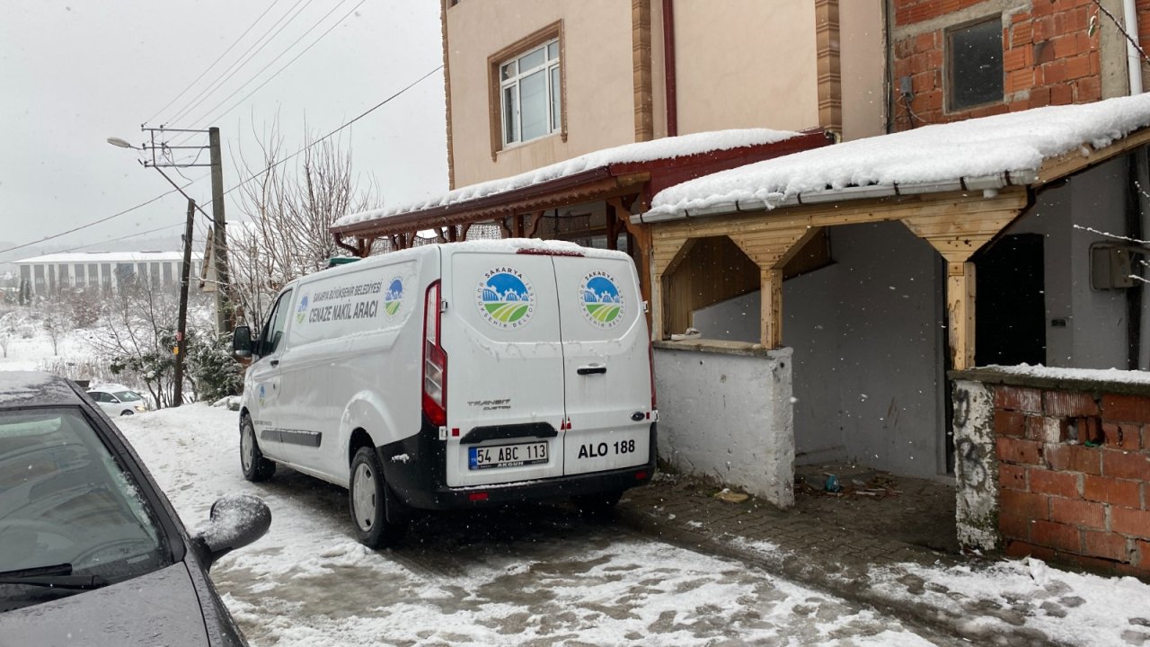 Evde tenekede yakılan kömür 2 can aldı