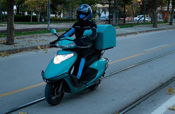 Kar yağışı arttı: İstanbul’da motokuryelik yasaklandı