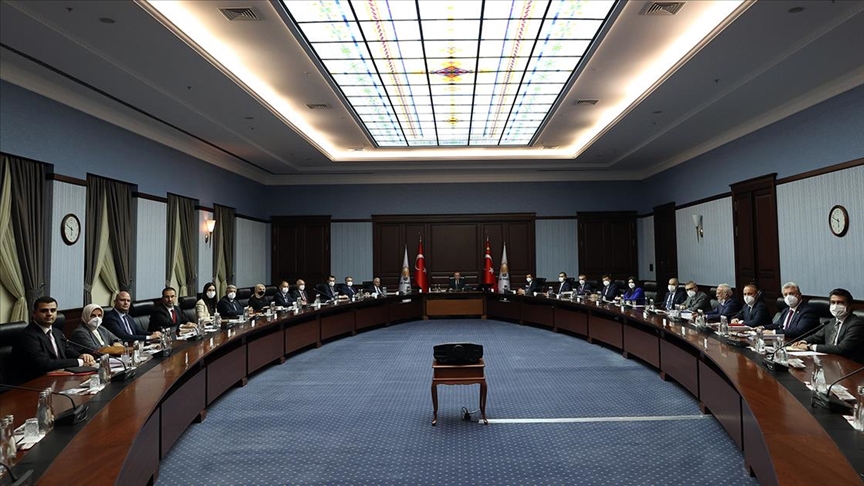 Kulis: AKP kurmayları Sezen Aksu'ya gösterilen tepkiyi fazla buldu; Erdoğan, 