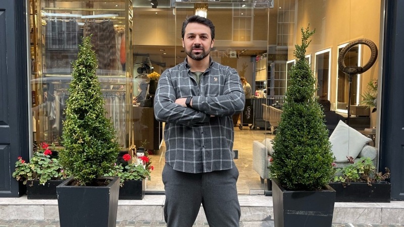 Şenol Mert Kimdir?