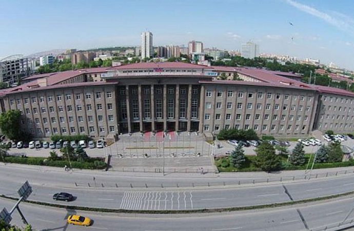 'Müze'de sergilenen paha biçilmez tarihi eserler ne oldu?'