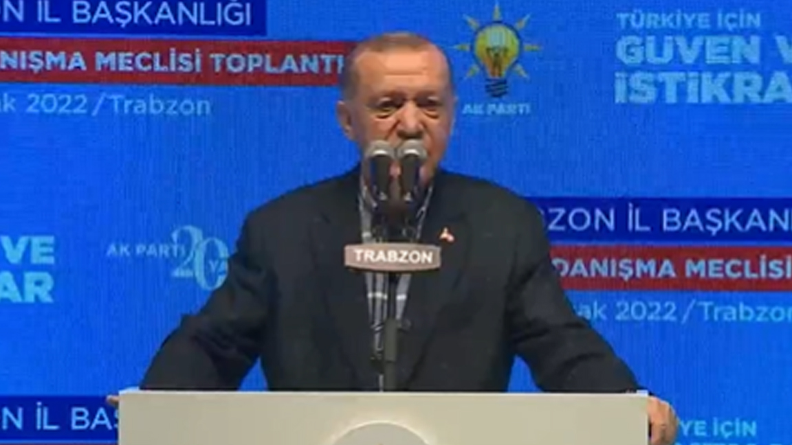 Erdoğan'dan CHP'ye: Ellerine tutuşturulan her kağıt parçasını belge sanıyorlar