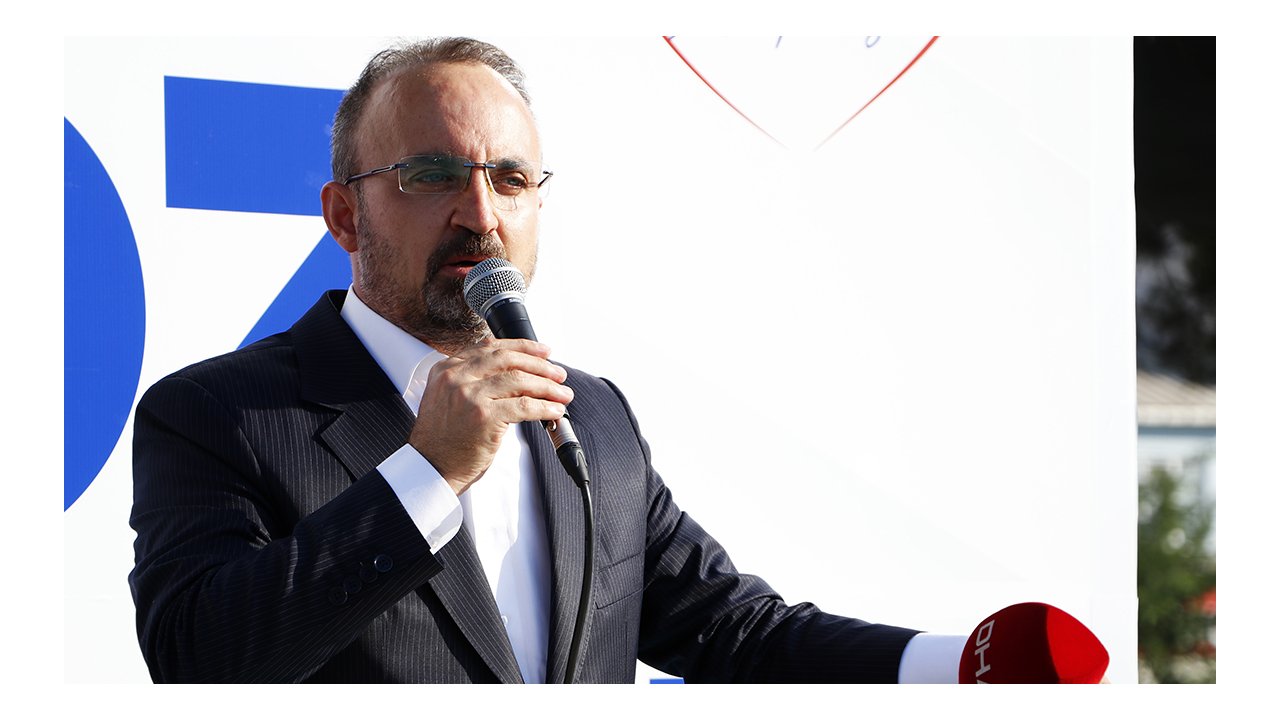 AKP'li Turan: Troll'ü açıklayacağım, derken troll ordusunun karşısında olduğunu gördü