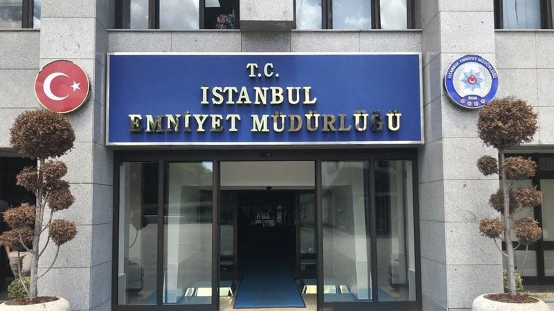 Emniyet’ten, Taksim’de Kürtçe müzik yapan gruba müdahale açıklaması: Uygulama nedeniyle Kürtçenin yasak olduğu