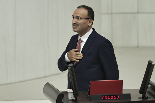Adalet Bakanı Bekir Bozdağ: Kadına karşı şiddet bir seferberlik anlayışıyla ele alınmalı