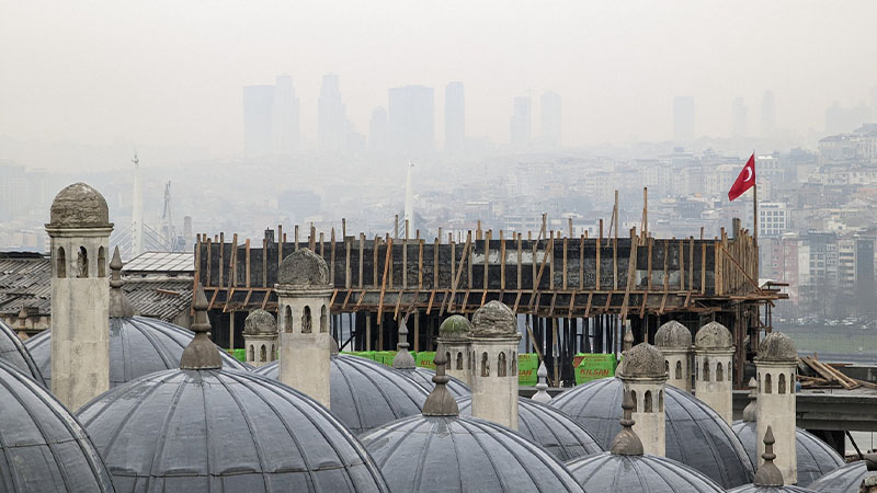 Süleymaniye Camisi’nin silüetini bozduğu gerekçesiyle İBB'nin tepki gösterdiği İlim Yayma Vakfı: Daha görünür 