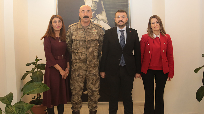 Hakkari İl Emniyet Müdürü aşiret ağasını protokolde ağırladı