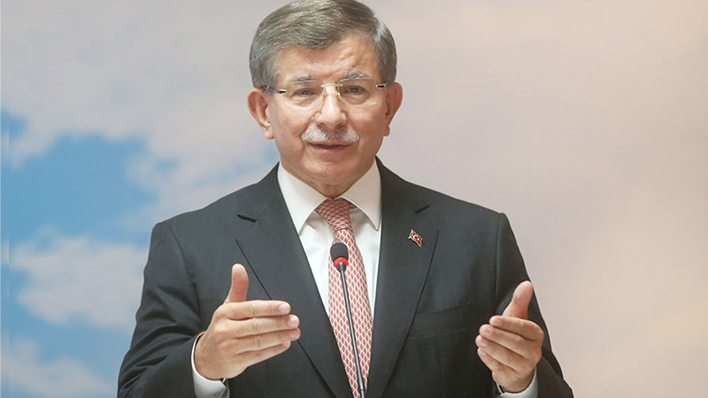 Davutoğlu: Erdoğan'a, AK Parti genel merkezinde dahi insanlar dinleniyoruz korkusuyla telefonlarını bırakıyors