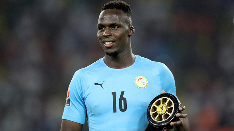 Senegal'in kalecisi Edouard Mendy, futbol tarihinde ilki başardı