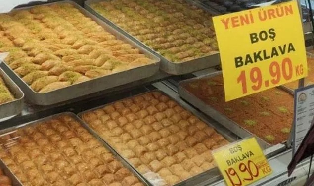 Baklavayı neyli seversiniz? Cevizli? Fıstıklı? BOŞ?