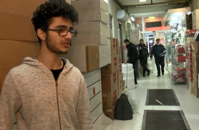 Cep telefonuna bakarak yürürken açık ızgaradan aşağıya düştü